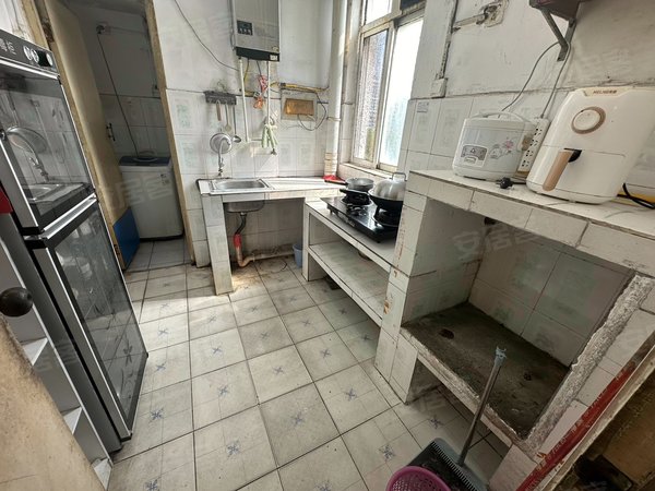 南宁兴宁民生军供大厦中华路单位小区!军供小区安全感满满!三房一厅!