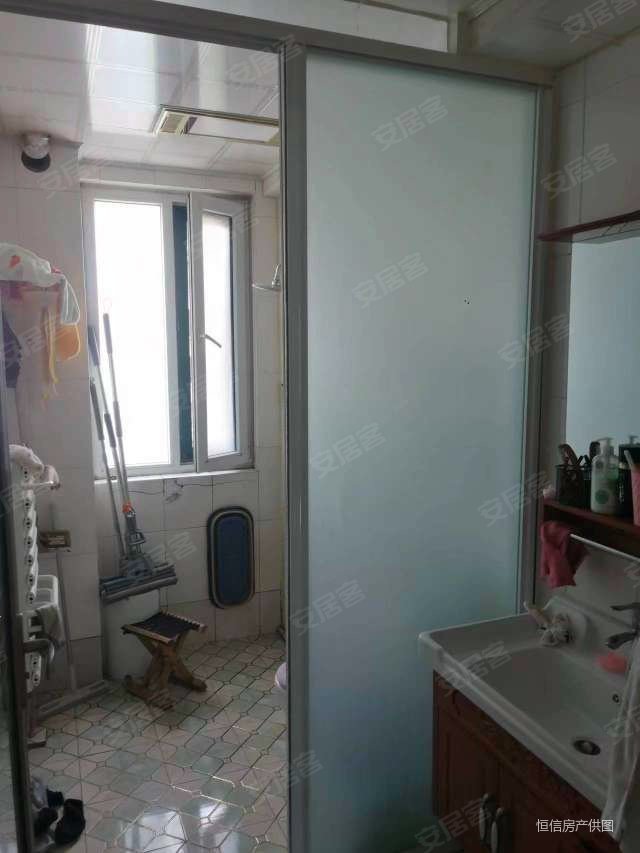 鲁昱绿城3室2厅1卫125㎡南76万