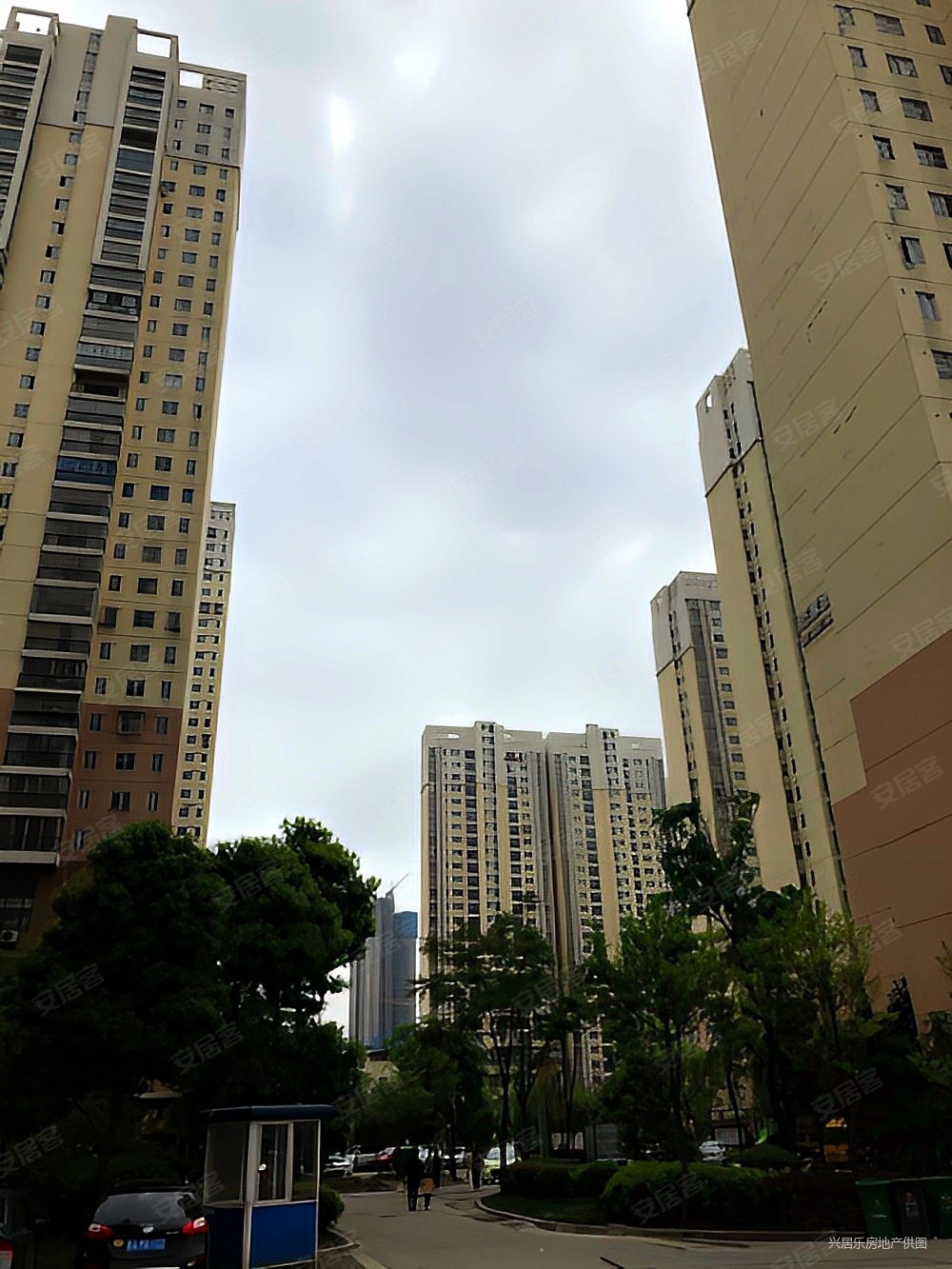 贵阳北站旁阳关城市花园92平简装修带车位41万带走,阳关城市花园二手