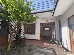 临沂兰山金雀山路真实图片 市区网红四合院 独门独院大院子 坐北朝南 大开间出租房源真实图片