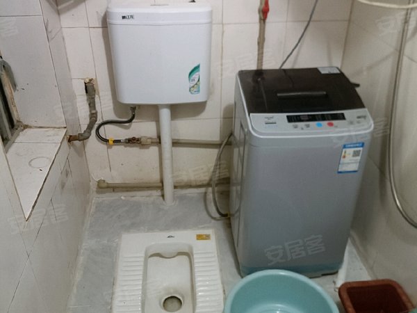 深圳罗湖人民南庐山花园庐山花园 1室0厅1卫出租房源真实图片