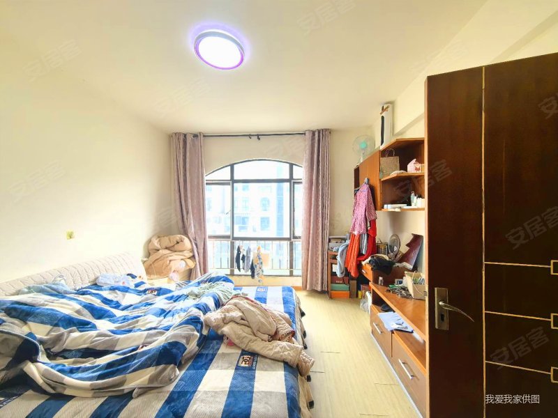 南北通透大三房临近地铁口百盛商场学堂莲塘三小莲塘四中