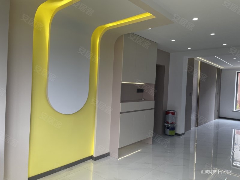 体育场3楼,2室2厅,大南明厅,采光好落地窗,香柏路4-1号小区二手房,56.