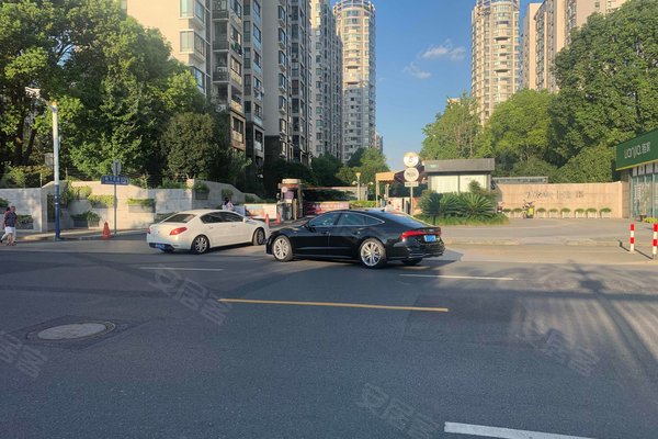 万源城逸郡优点,不足,上海万源城逸郡怎么样,万源城逸郡周边房产中介