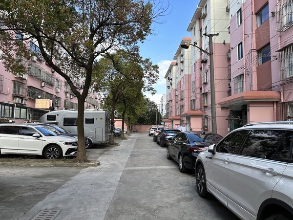 上海宝山月浦新月雅苑有钥匙,精装大两房,紧邻地铁三号线.