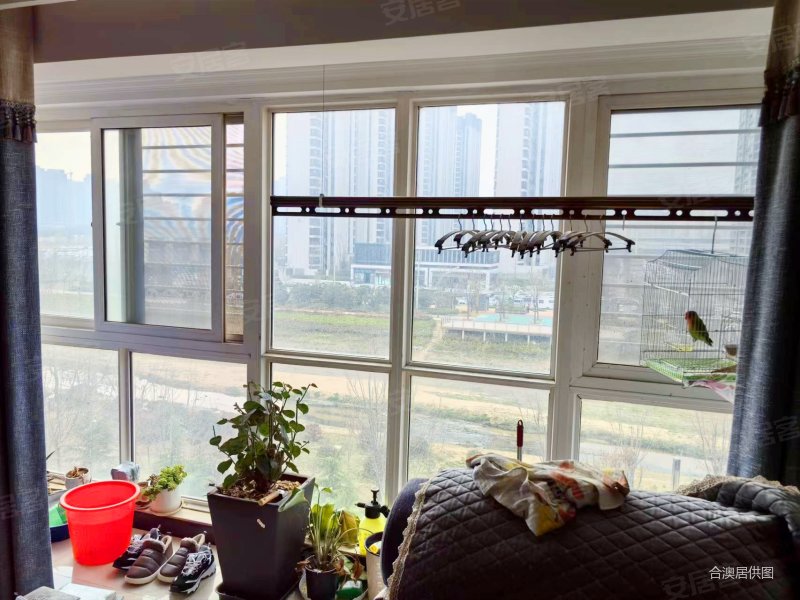 福塔旁亚太明珠186平精装4房225万满五急卖