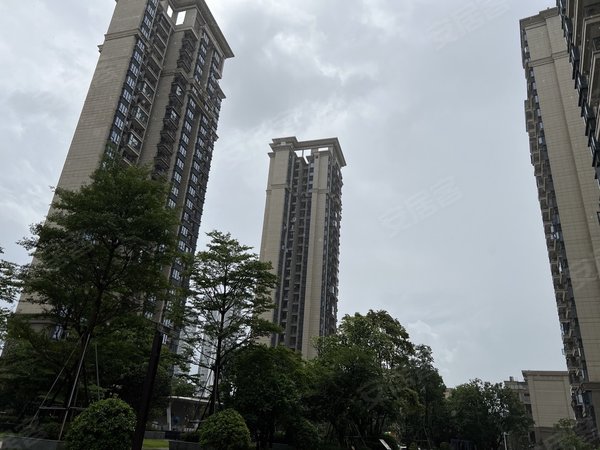 珠海高新区金鼎恒大云锦花园温馨两房 真实出租 随时看房 拎包入住