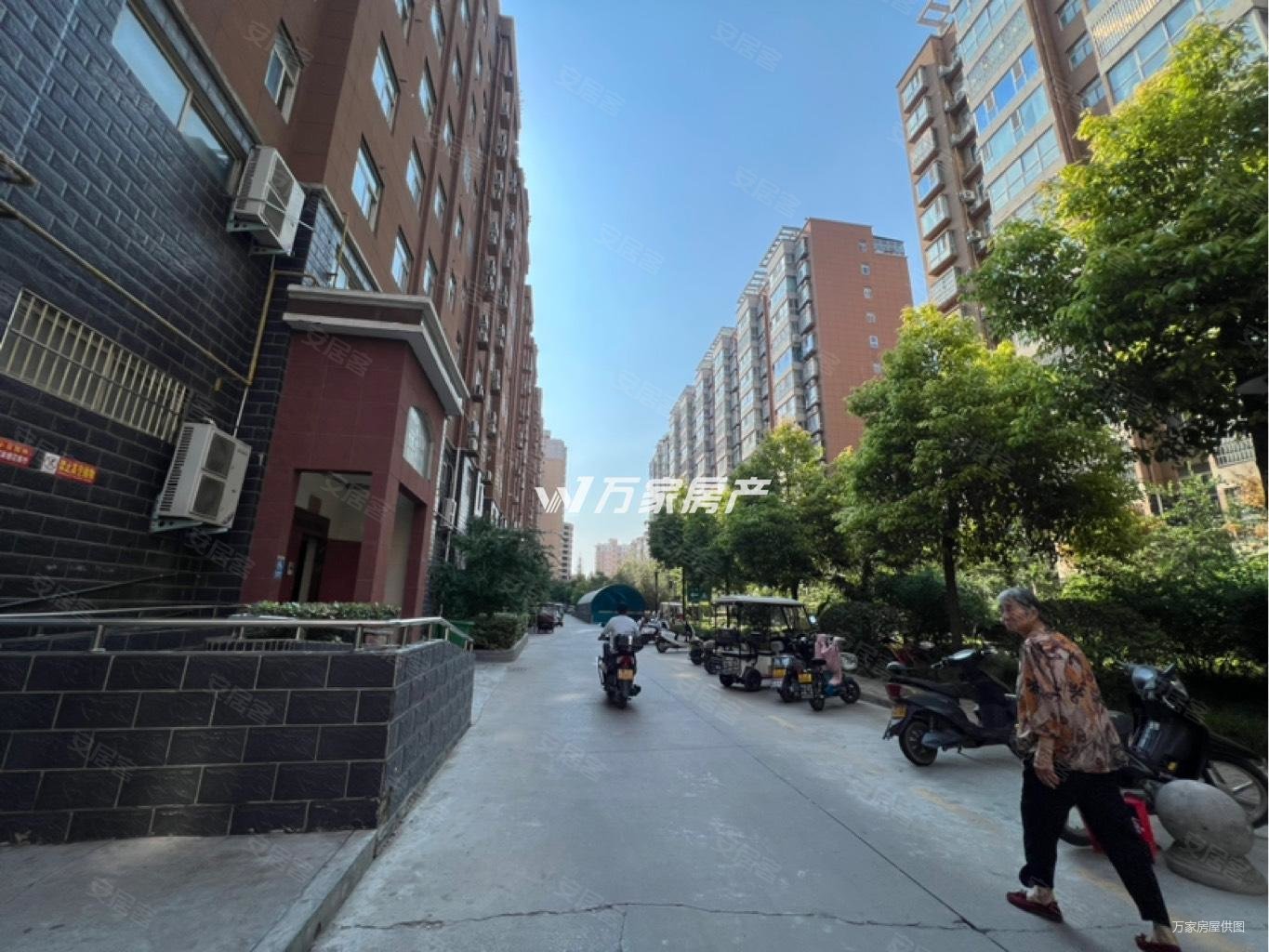 万家新上 盛世名苑 好楼层 带大部分家具家电 11月满五唯y