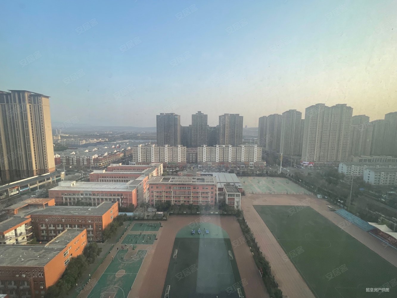 满五 中间楼层 大两房 商品住宅 近地铁 板楼仅售77w,隆安华泰大厦