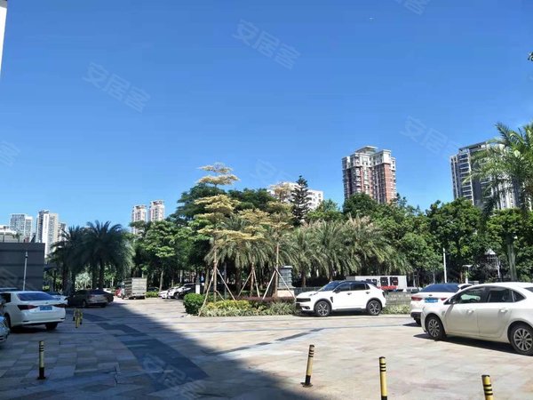 珠海香洲拱北格力香樟!拱北兰埔 格力香樟大三房 仅租4100看房有钥匙!