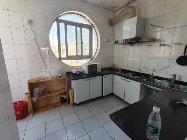 金田小区香江路利群周边套三,家具家电齐全,拎包入住出租房源真实图片