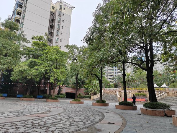 广州番禺大石丽水湾富丽家园丽水湾,南向三房,家私家电齐全,看房方便.