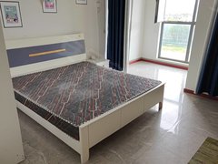 张家港金港金港中心金香花苑，朝南独立卫生间。停车方便。无中介费。出租房源真实图片