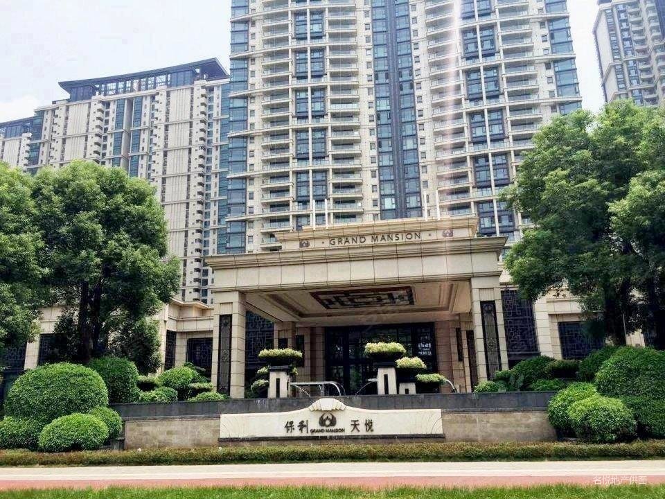 保利天悦2期已出证随时过户不限贷有阳台有天然气