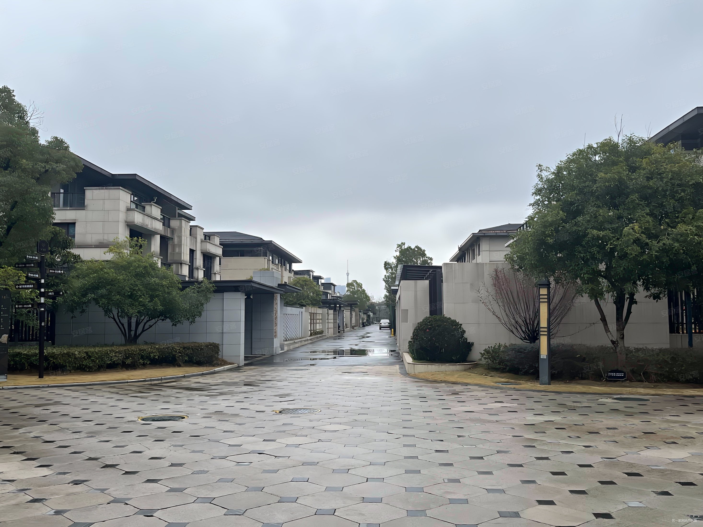武汉房产网>武汉二手房>洪山二手房>欢乐谷二手房>纯水岸东湖天樾