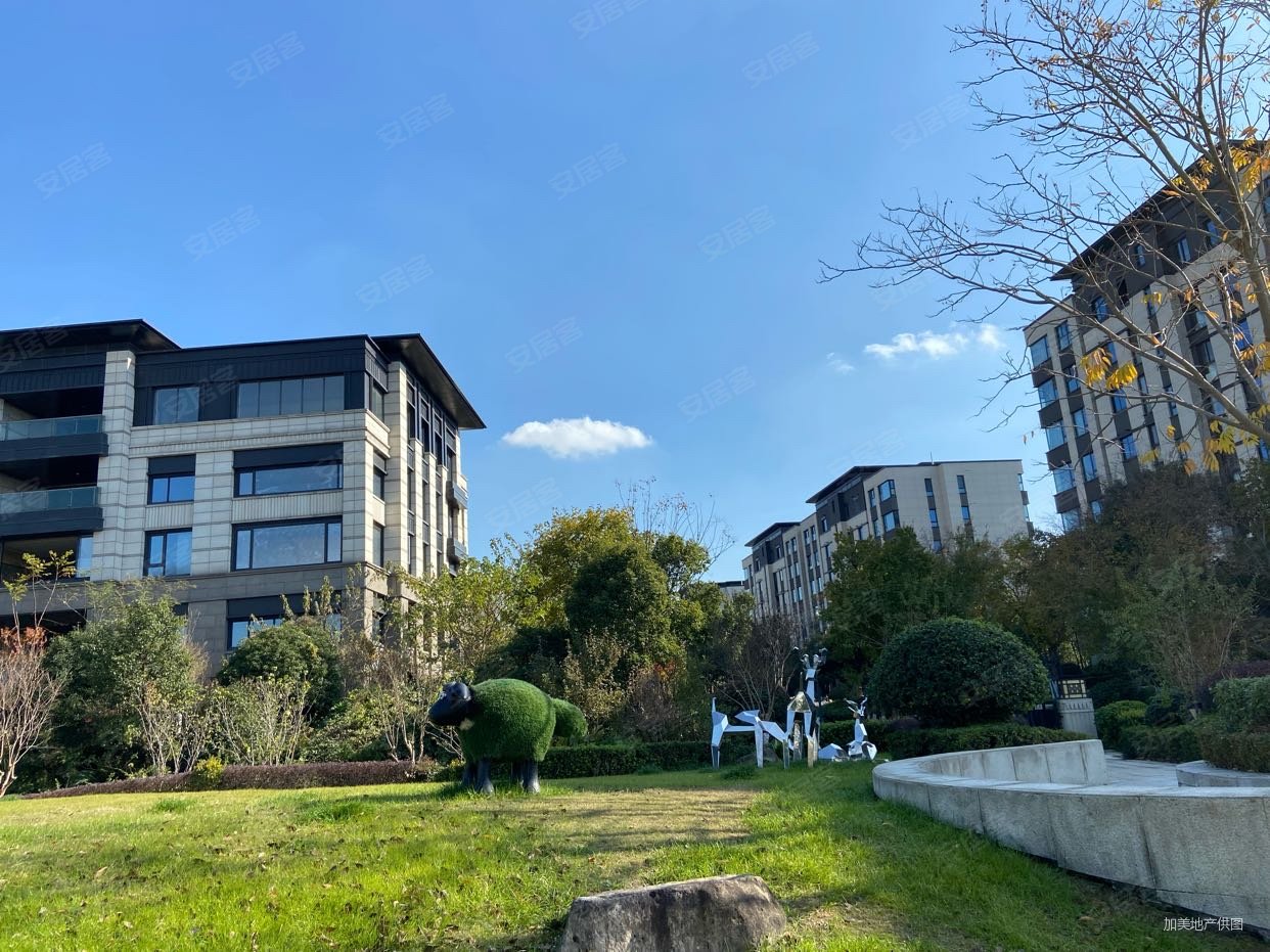 金地佘山天境(公寓住宅)4室2厅3卫161.66㎡南1200万