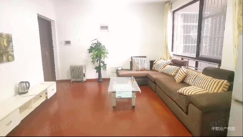 锦绣大地城(一期) 出行方便 停车方便 小三居 高绿化