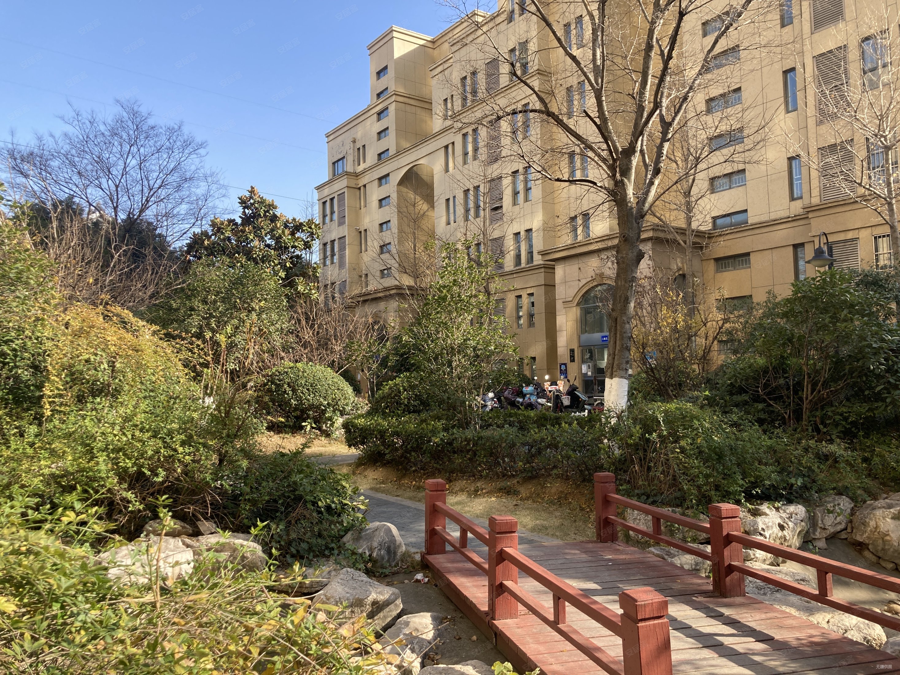 荣盛兰亭苑精装修127平满五电梯房楼层好视野无遮