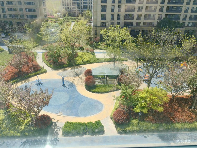 绿城岘山花城3室2厅2卫136.94㎡南198万