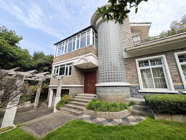 杭州富阳银湖金苑山庄6房2卫地铁口,诚租看房方便,独栋,花园1000方