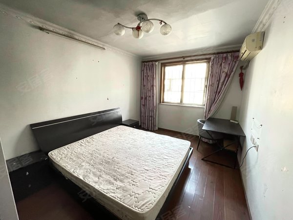 上海浦东金杨新村金台三居新出精装大三居 近地铁公交 有钥匙 随时可