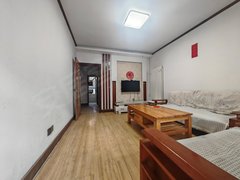 肥城新城新城街道一楼带院家具家电齐全看房方便出租房源真实图片