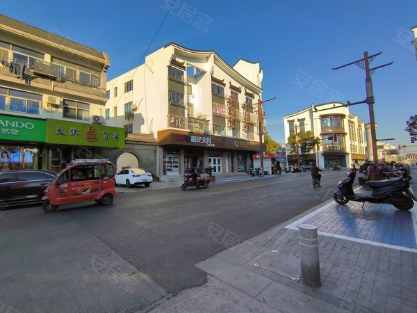 昆山锦溪锦溪城区藏园楼锦溪古镇入口旁藏园楼 3室2厅1卫 南北通透 85