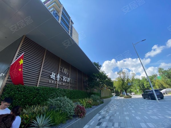 深圳宝安流塘越秀和樾府宝安住宅豪装四房三卫高层安静看花园家具齐全