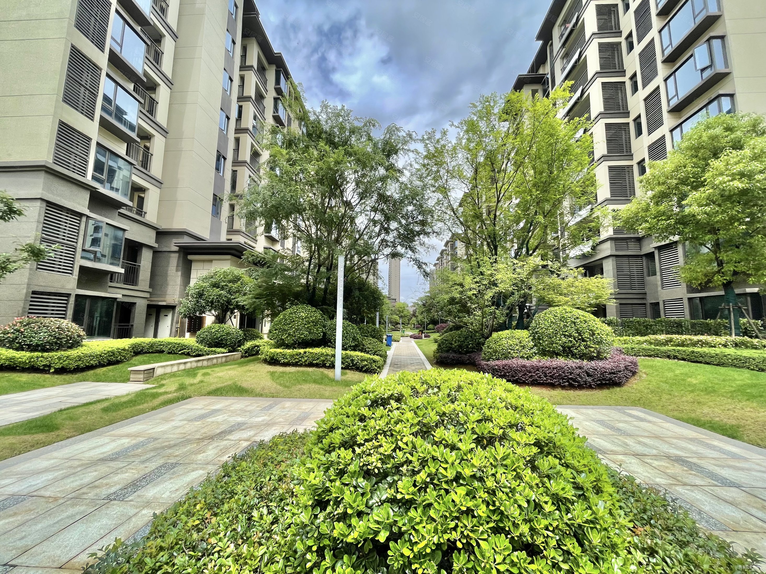 正荣华润玲珑府4室2厅2卫125㎡南北171万