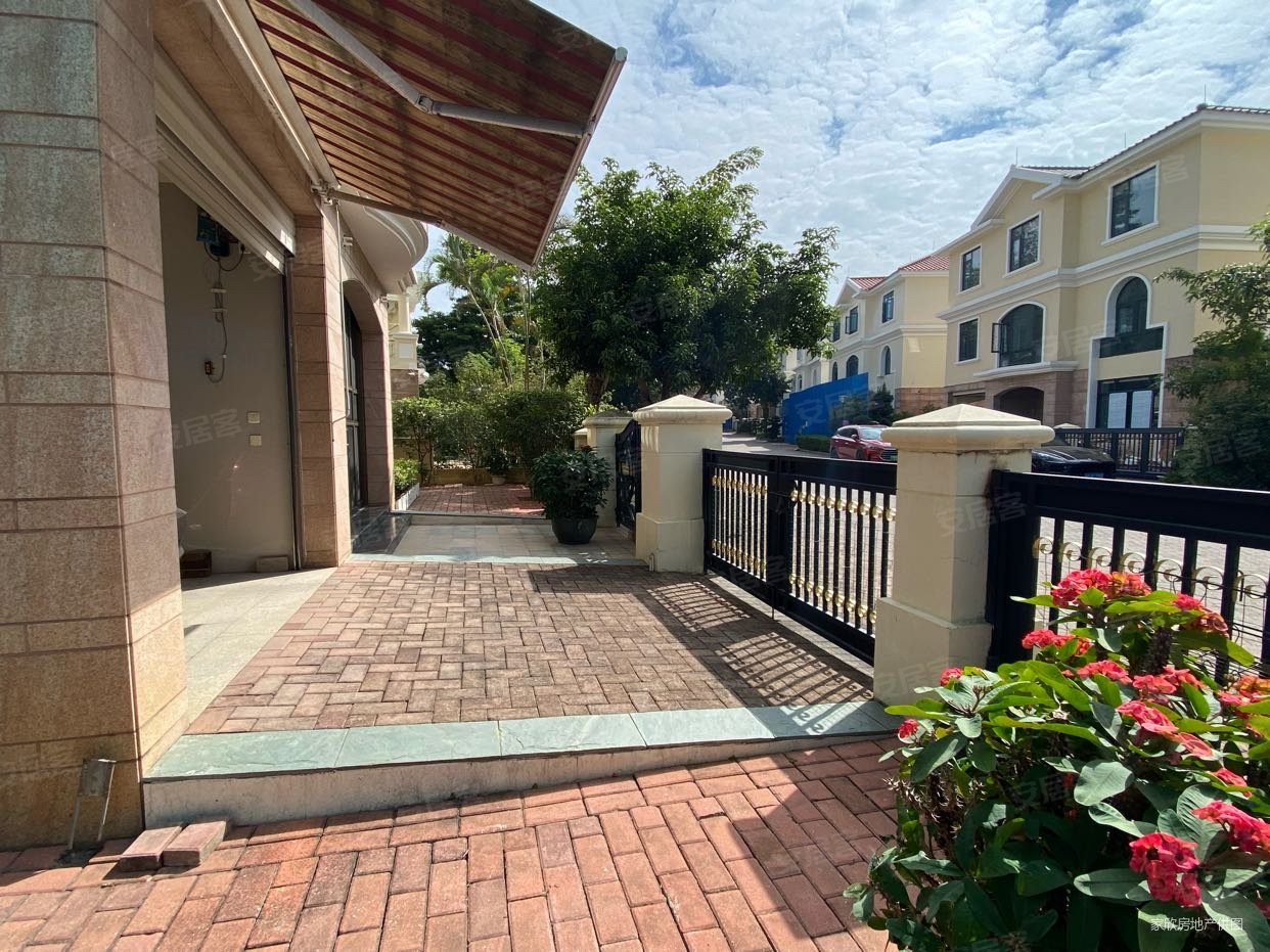 三正半山豪苑别墅