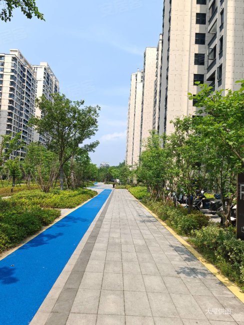 融信美好宝龙澜天3室2厅2卫87.88㎡南93万