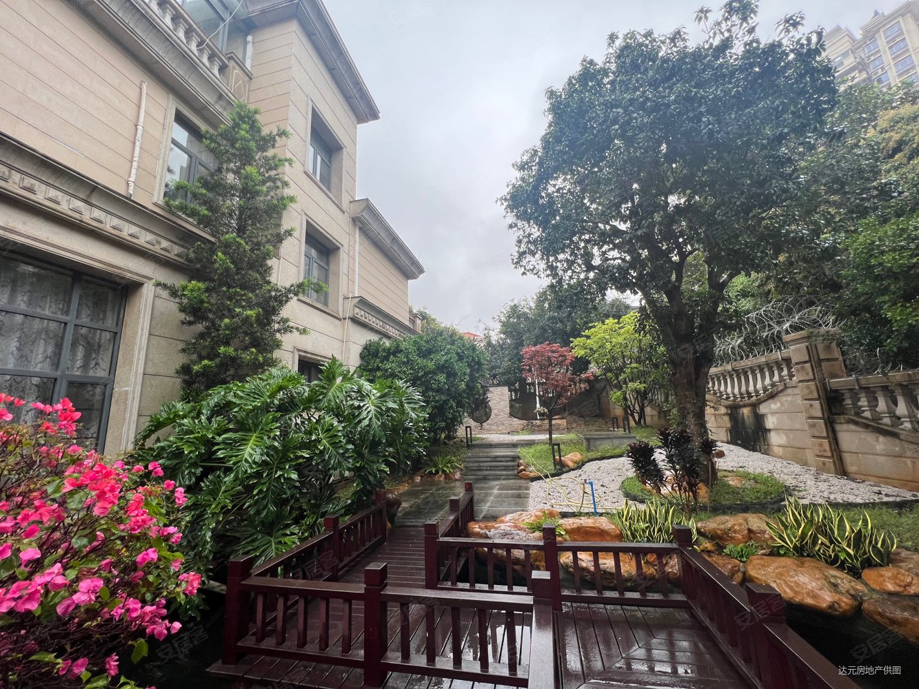 翠云山独立别墅514方大户型680房花园靠湖边豪华装修