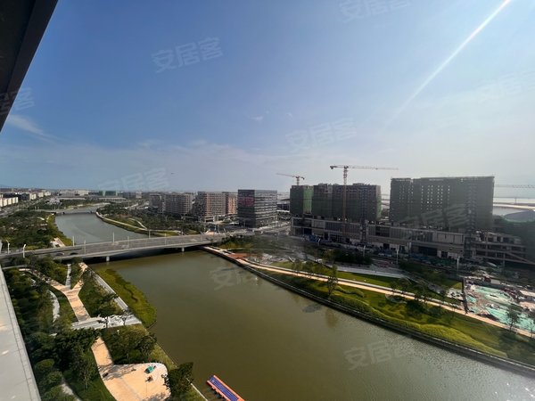 深圳宝安福永会展湾水岸广场地铁口会展湾水岸 高层精装3房 看河景看