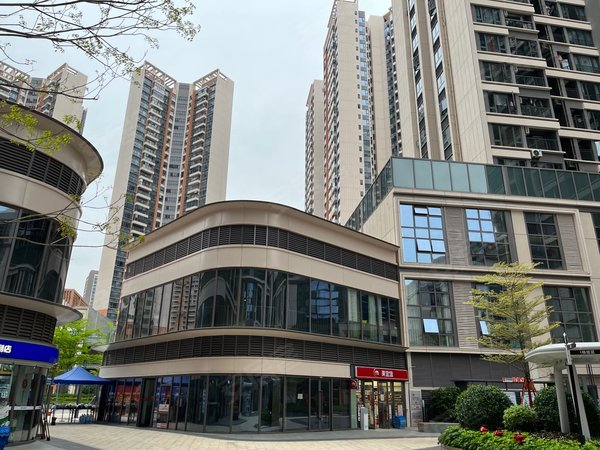 深圳龙岗大运佳兆业未来时代大厦龙城公园地铁口 精装 一房一厅 家私