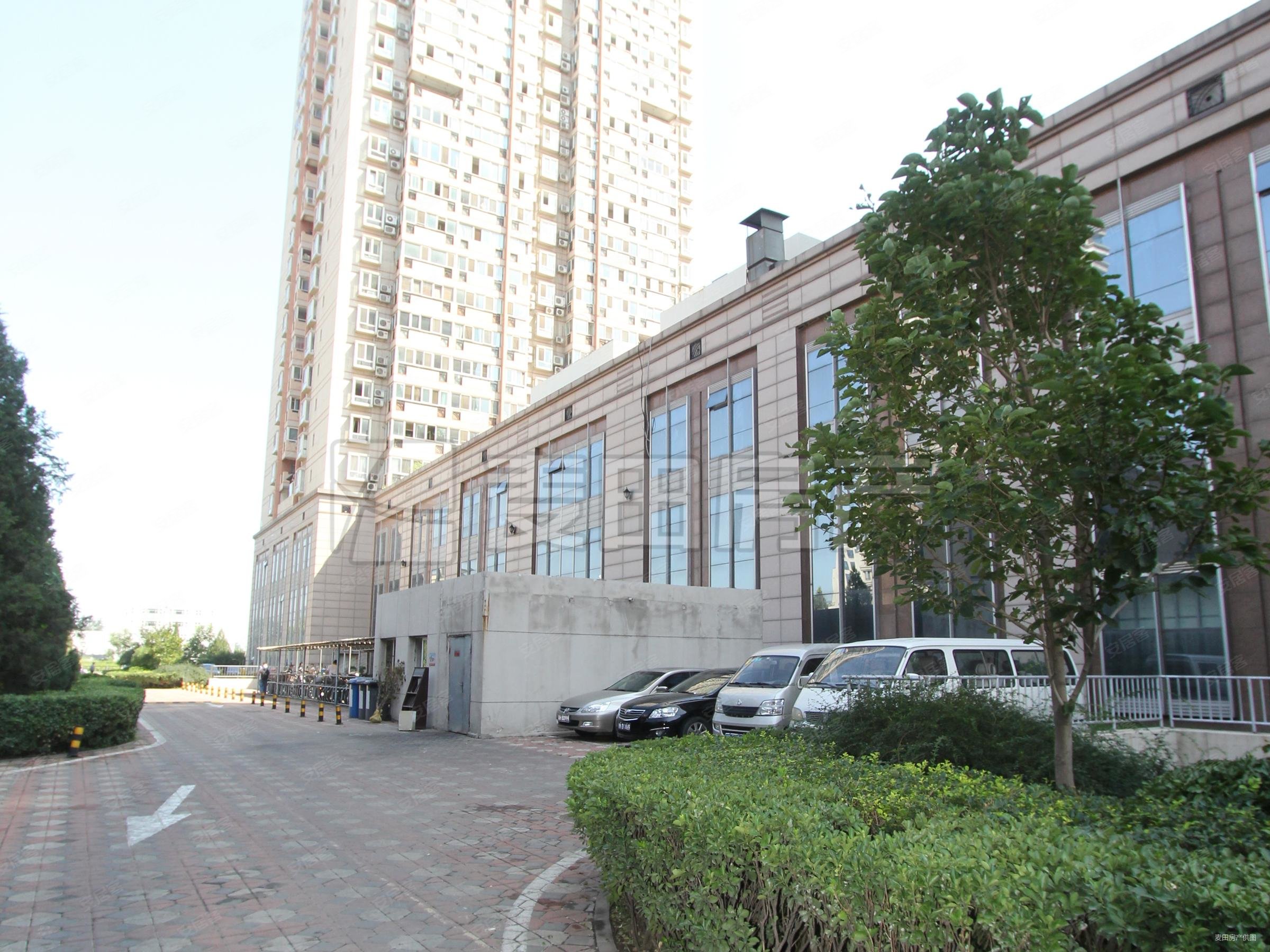 4室2厅世纪宝鼎公寓精装修