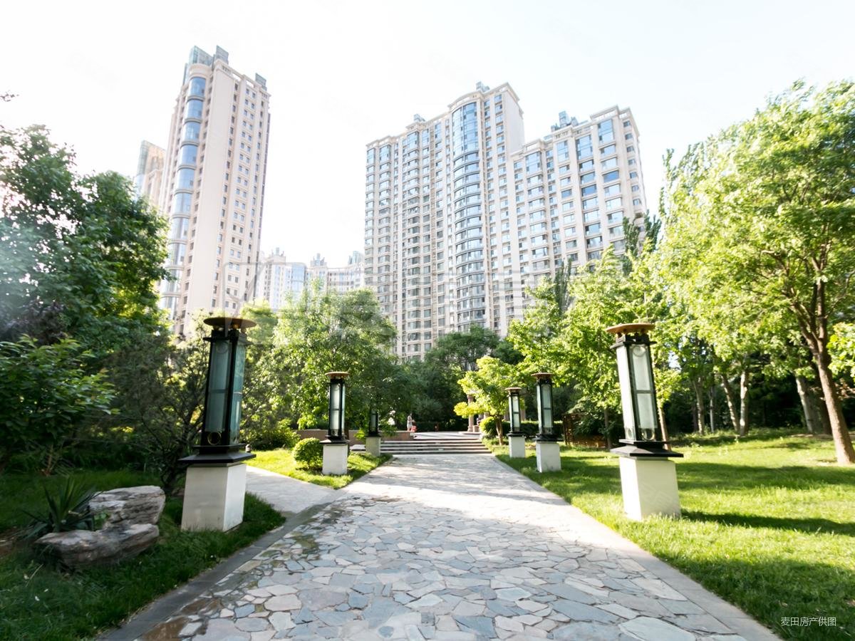 东湖湾温馨居家诚售舒适观景原房可看