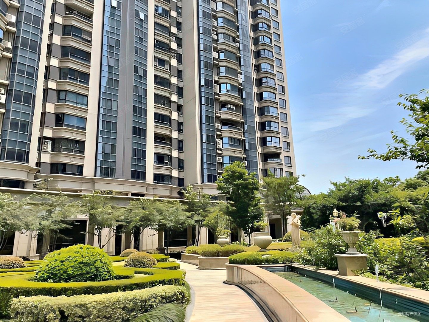 金鹰旁弘辉首玺业主返台急售出价就卖