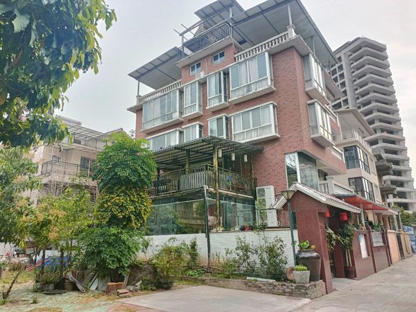 南宁青秀仙葫雅源阁急租豪华ktv,16人大餐桌几十万红木家私,停6部车带