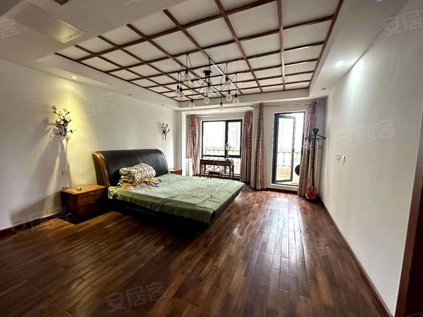 包头稀土高新区黄河大街三江尊园(别墅)租别墅找小郭 三江尊园别墅 精装修 带大院 看房方便提前联系出租房源真实图片