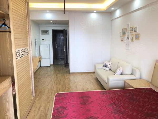 世纪大道市政府旁伴山御景便宜公寓临近新市医院