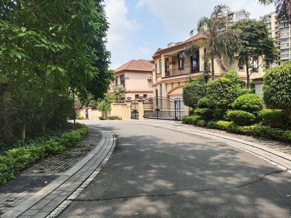 广州白云南湖南湖半山豪廷南湖半山豪庭精装两房 南向 随时看房 家电
