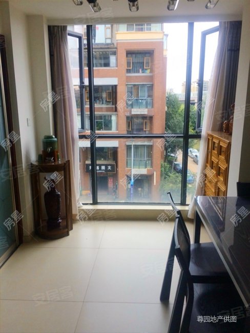 滇池卫城尚层 近地铁 超低密度 中间楼层 小三房 商品住宅