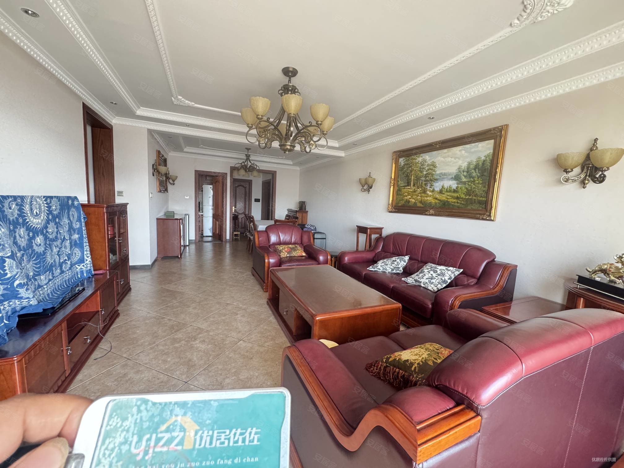 宝光翡翠华庭3室2厅2卫145㎡南北186万