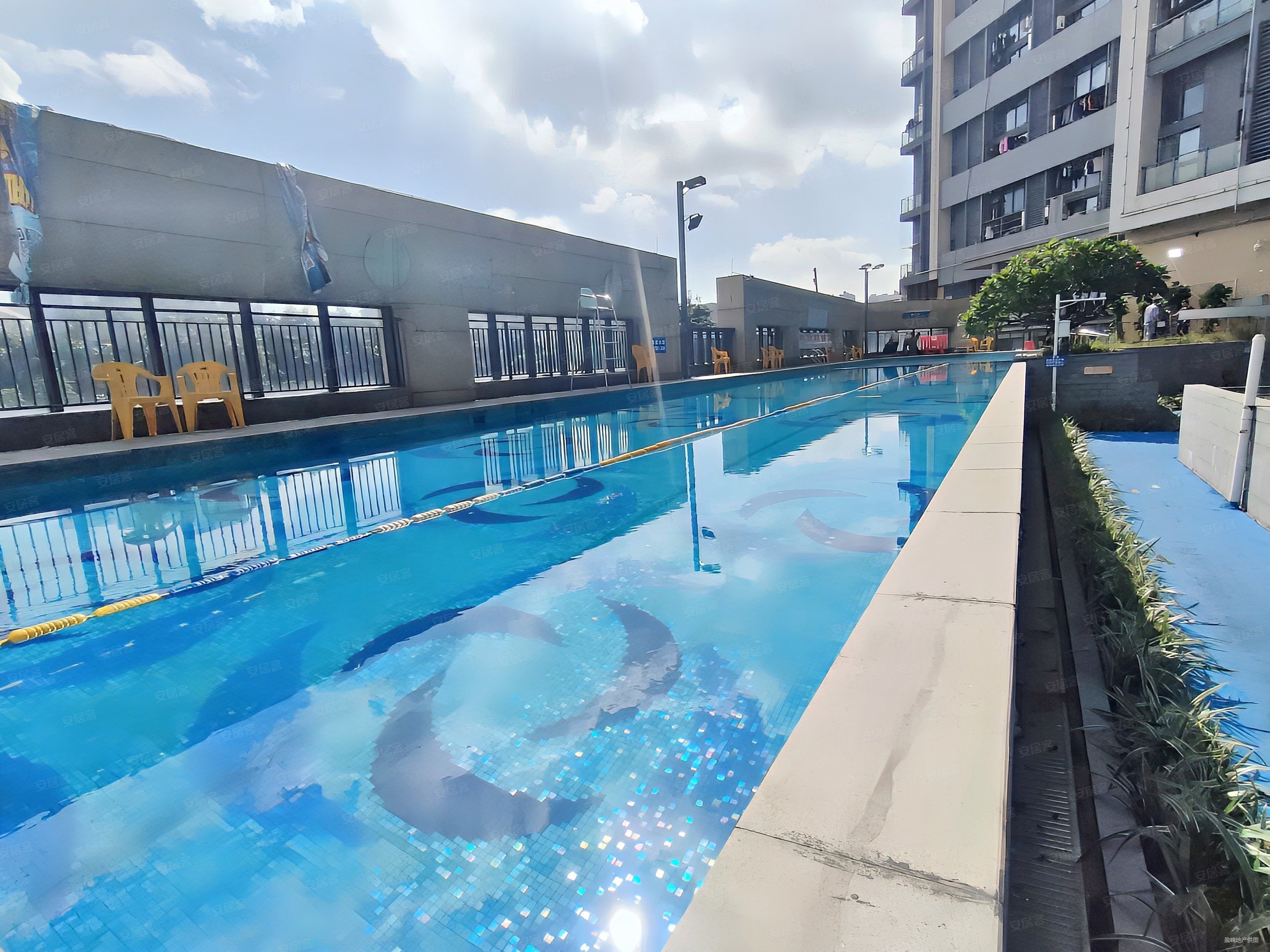 星汇海珠湾广纸路40号3室2厅2卫8547平方米