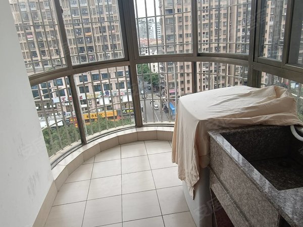 龙岩新罗万宝尚品国际离中医院近,万宝,京华中心,世纪天城都近,拎包