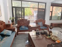 曲靖沾益益源商城精装修别墅出租。东西朝向。出租房源真实图片