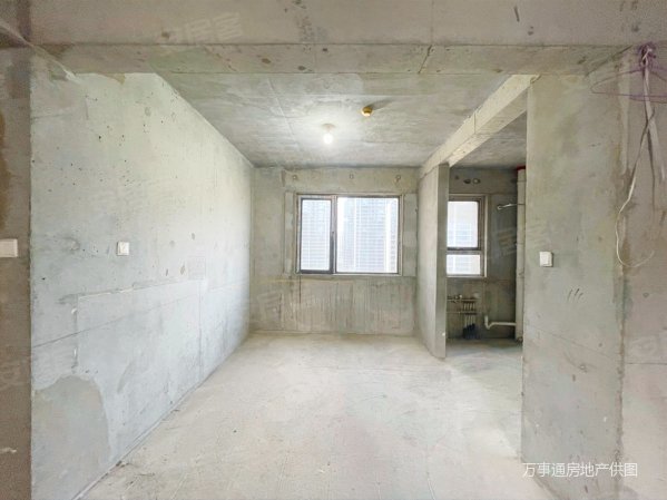 急售绿地峰辉品质次新小区临地铁毛坯三室满二看房方便