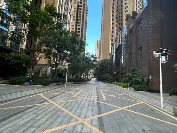 深圳龙岗坂田华晖瑞禧家园新上实拍,拎包入住,精装三房,高层看银湖山