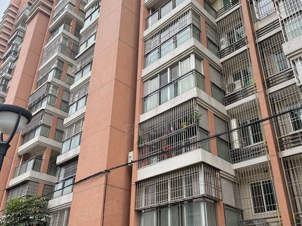 郓城广梅汕家园广梅汕家园 电梯10楼2室2卫2厅精装修 2800元月出租