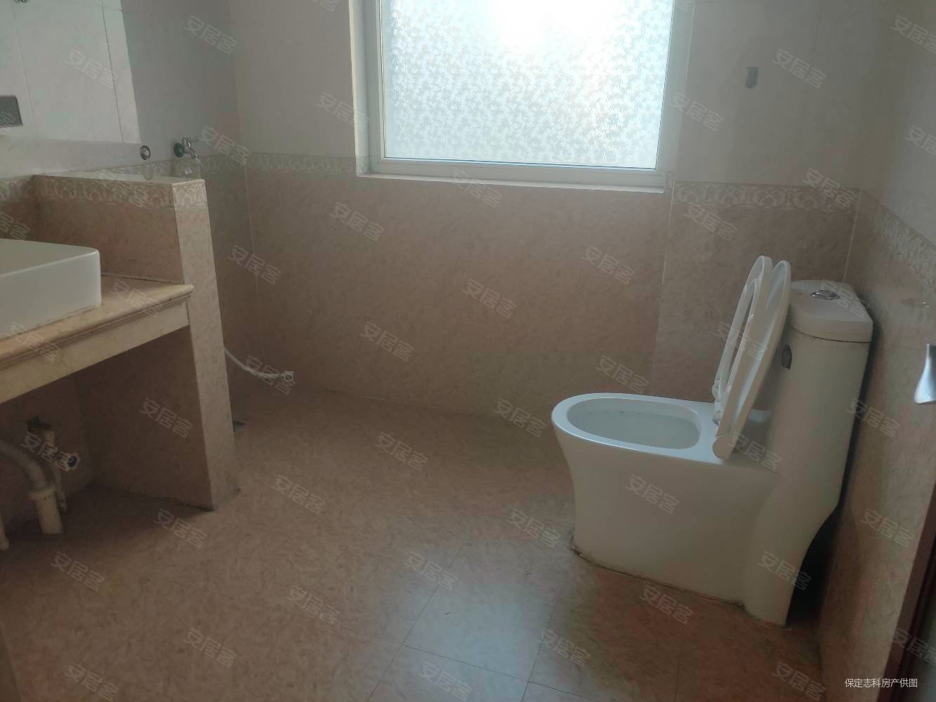 恬静园3室2厅2卫135㎡南北120万